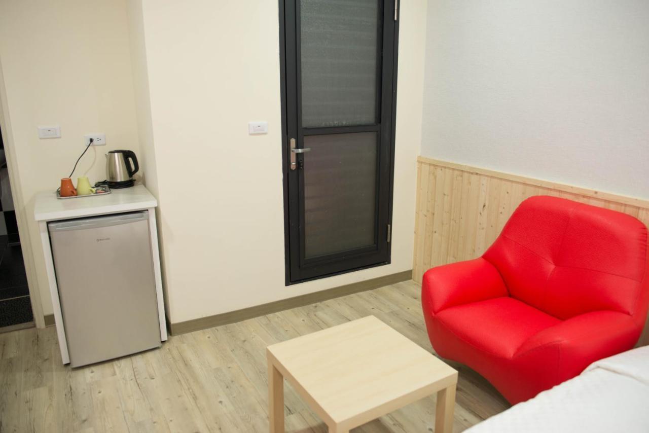 Apartmán Didi House無人化自助入住#附車位有限須預約 Tchaj-nan Exteriér fotografie
