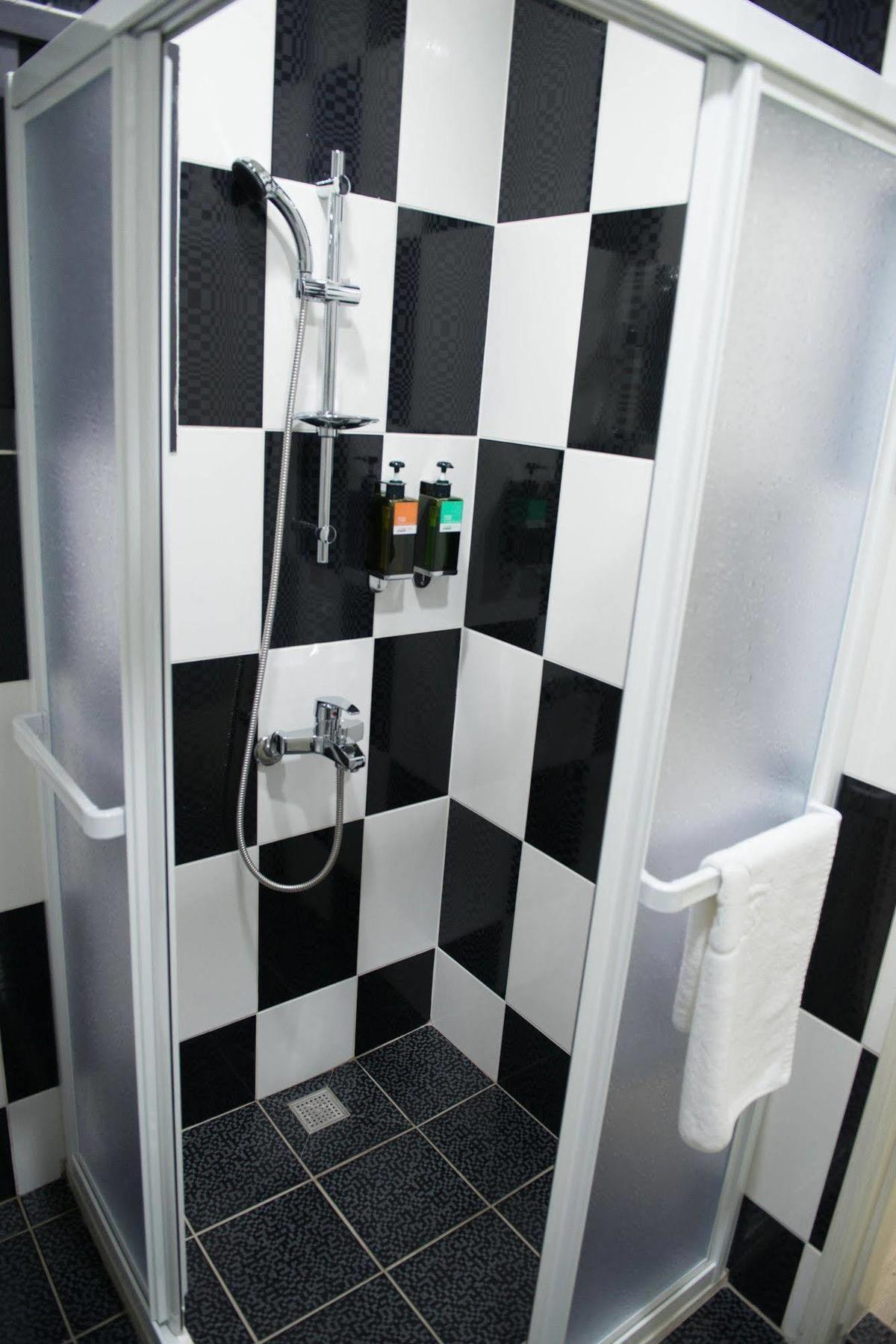Apartmán Didi House無人化自助入住#附車位有限須預約 Tchaj-nan Exteriér fotografie